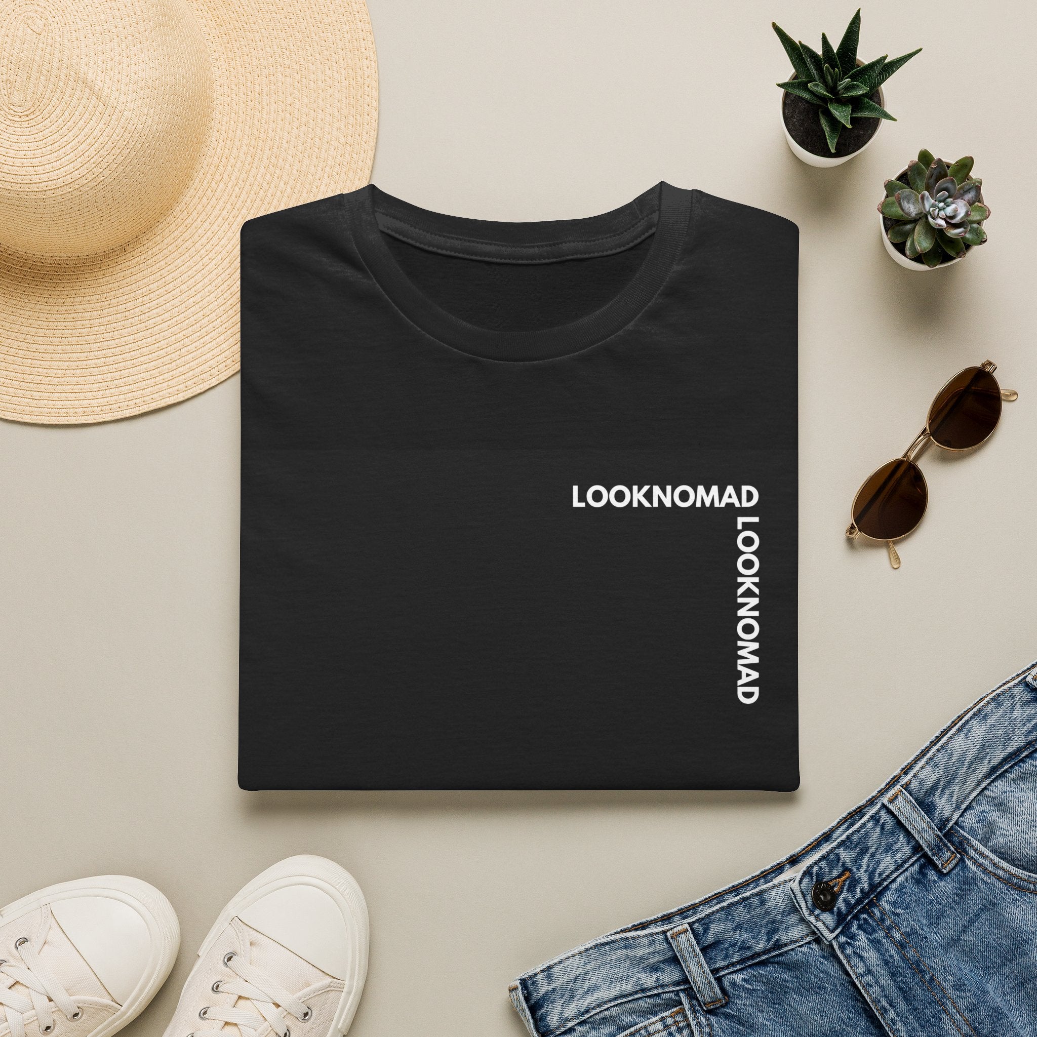 LOOKNOMAD Minimalist Black Square Graphic T-Shirt